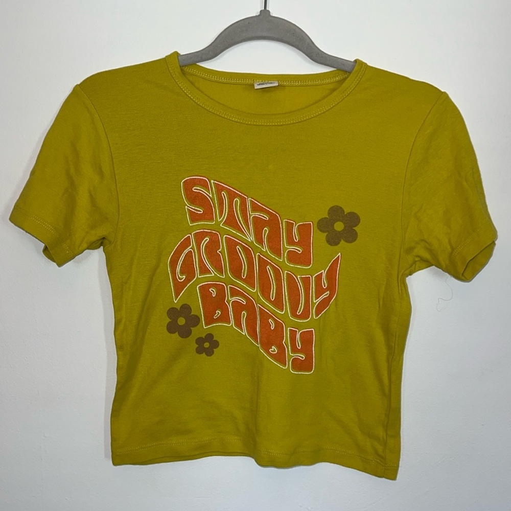 URBAN OUTFITTERS baby tee